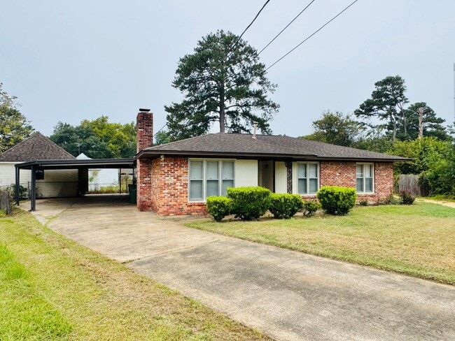 Building Photo - Tucked Away in a Peaceful Cul-de-Sac – 4-B...