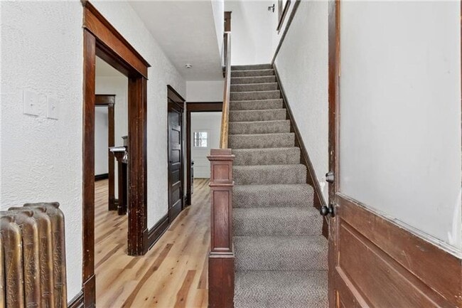 Building Photo - Private Home in Forrest Hills