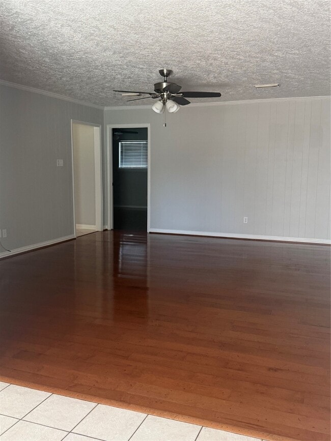 Building Photo - 11107 Sageking Dr