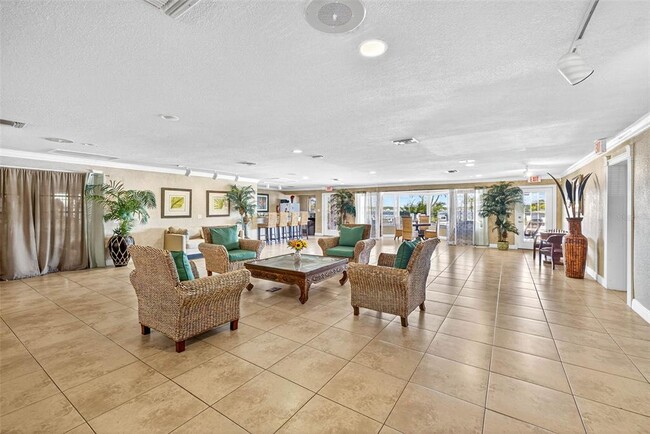 Building Photo - 13824 Orange Sunset Dr