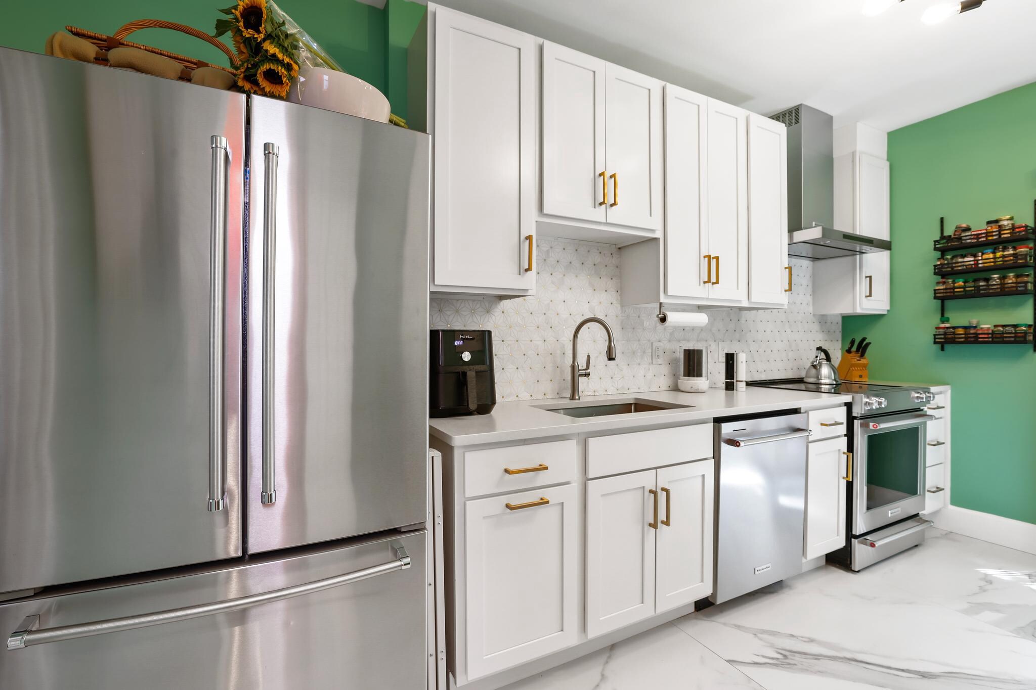 Building Photo - 1225 33rd St NW