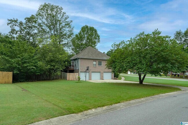 Building Photo - 205 Camellia Dr