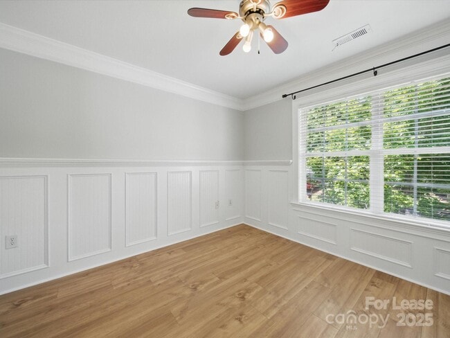 Building Photo - 5203 Grays Ridge Dr