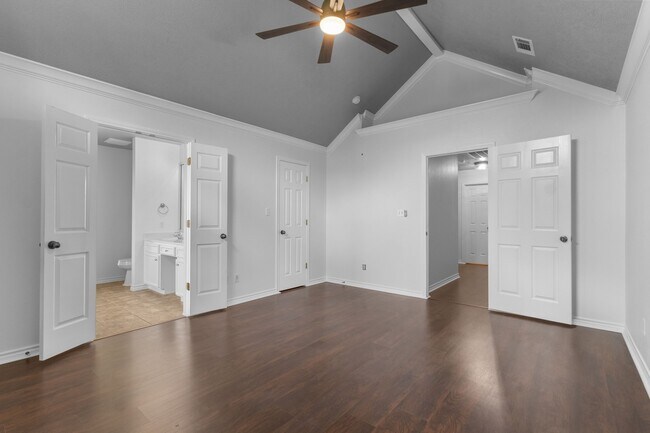 Building Photo - 405 Harbor Oaks Dr