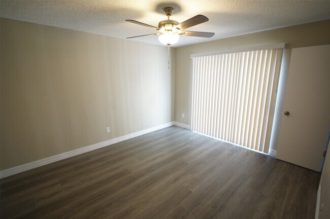 Building Photo - 8581 Sands Point Dr