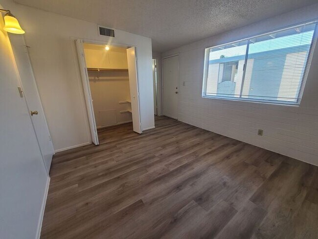 Building Photo - Charming 1 bedroom 1 bathroom