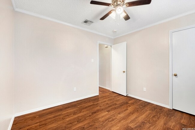 Building Photo - 7910 Chestnut Barr Dr