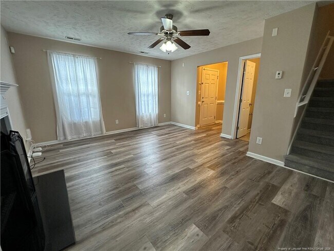 Building Photo - 2120 St Nicholas Dr