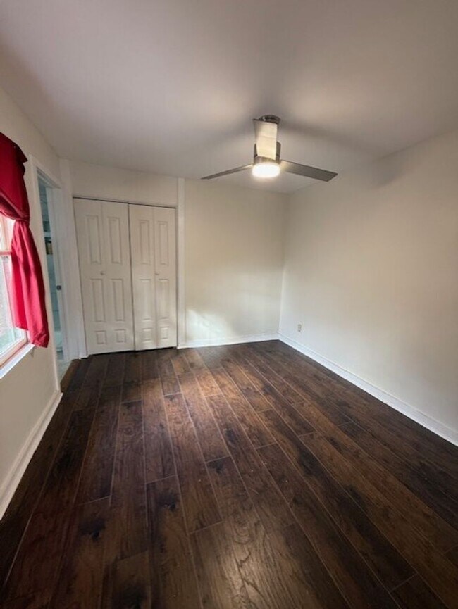 Building Photo - 326 Kindra Heights Rd