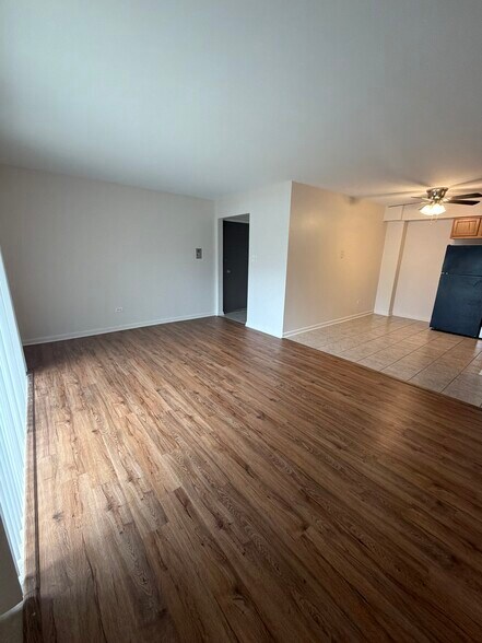 Building Photo - 10S511 Echo Ln