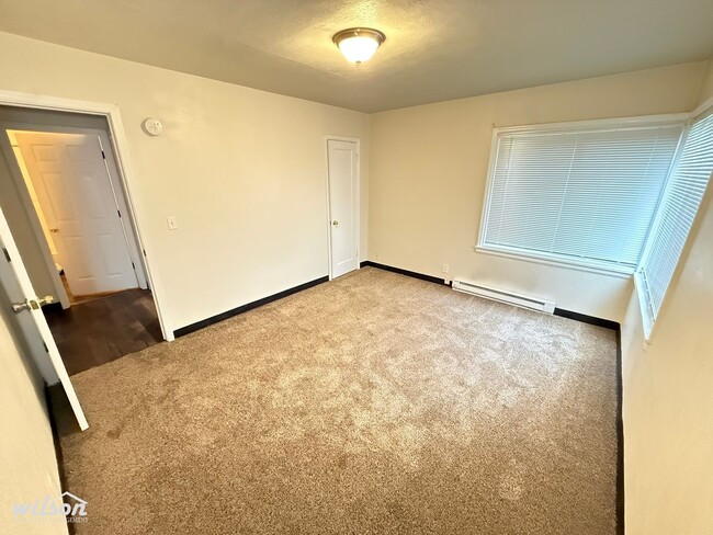 Building Photo - 808 S 2nd Ave