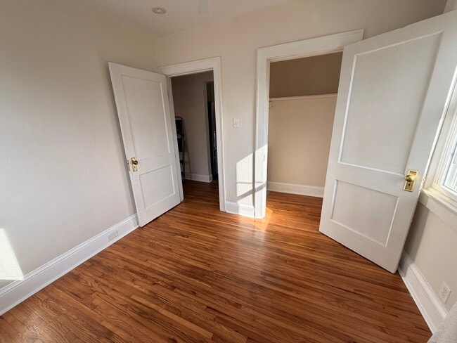 Building Photo - 822 Radford Pl