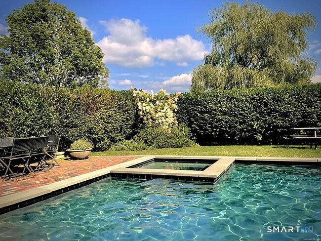 Building Photo - 187 Old Mt Tom Rd