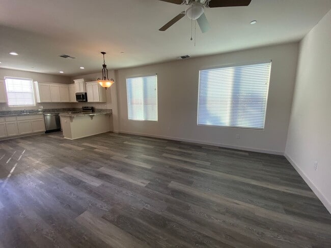 Building Photo - 6782 Jujube Ln
