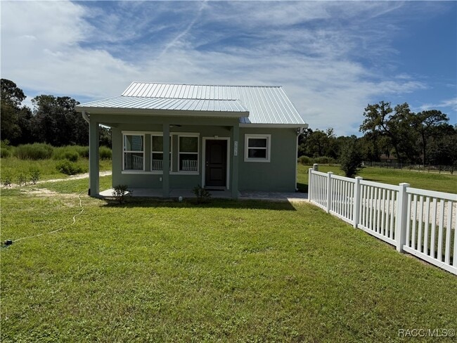 Building Photo - 5838 W Green Acres St