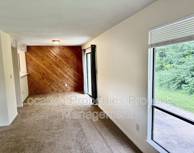 Building Photo - 3420 Augusta Dr