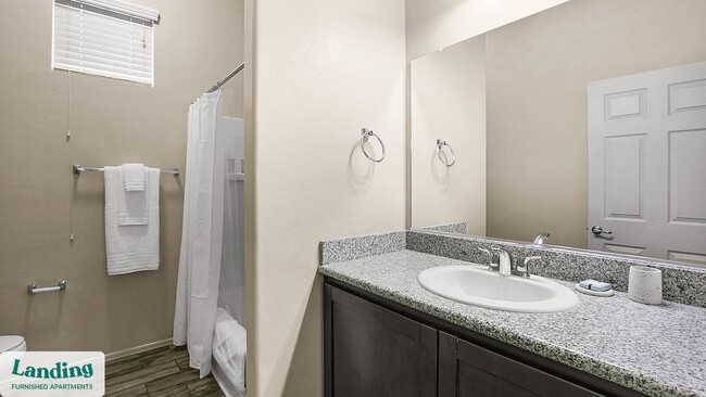 Building Photo - 729 Junction Dr
