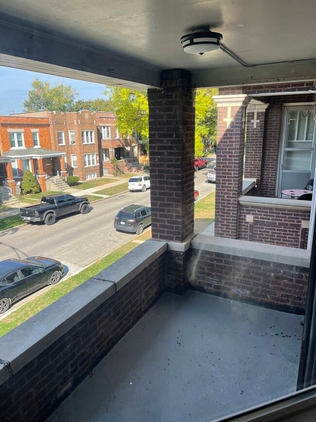 Building Photo - 7421 S Eberhart Ave