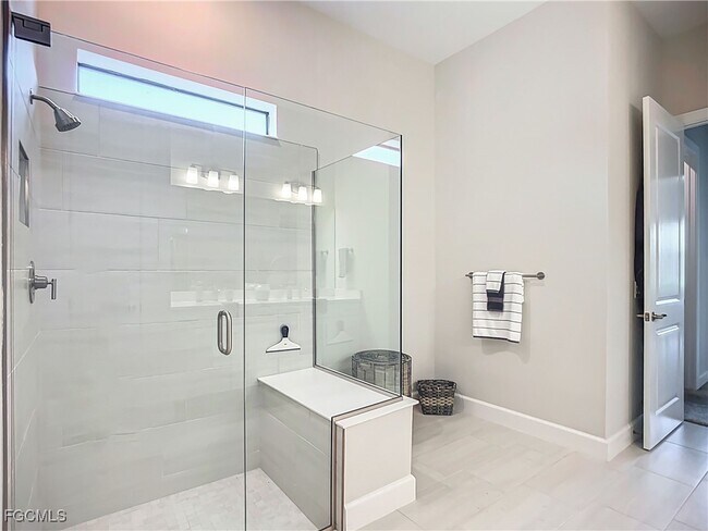 Building Photo - 2126 Yellowfin Cir