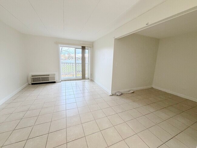 Building Photo - 126 Beaver St