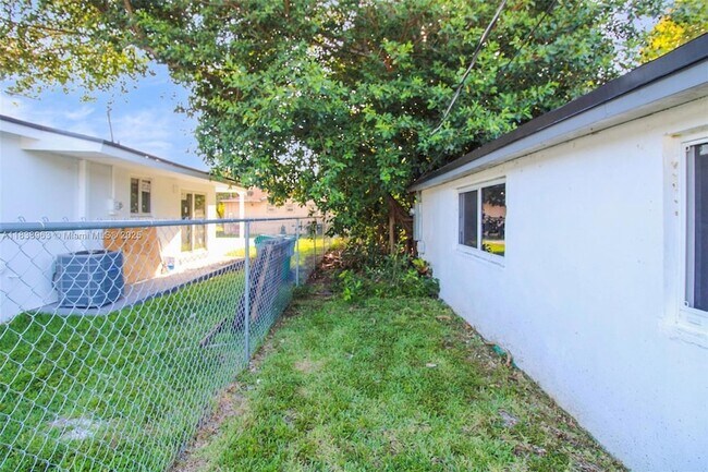 Building Photo - 5510 NW 30th Ave