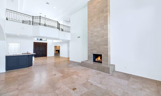 Building Photo - 7878 E Gainey Ranch Rd