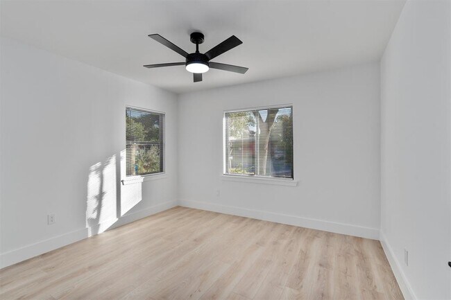 Building Photo - 406 Hammack Dr