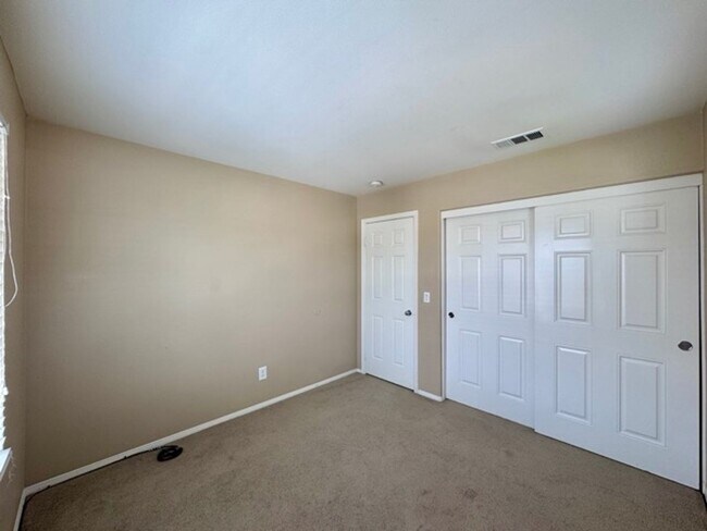 Building Photo - 4 Bedroom Menifee home on Menifee Lakes Go...