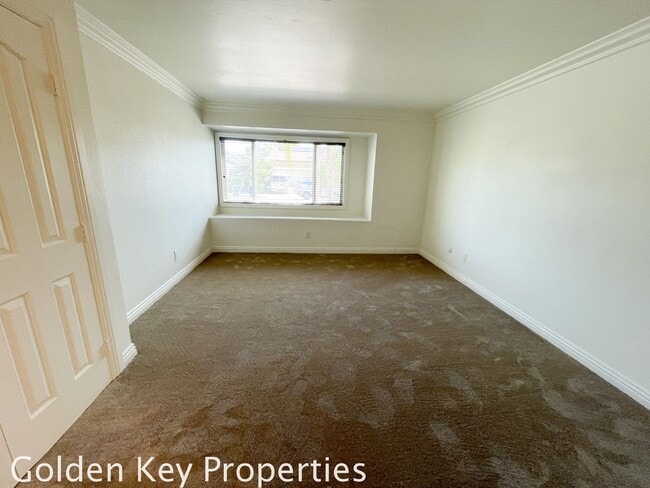 Building Photo - 4BR/3.5BA Home In Encinitas! New Carpet! F...