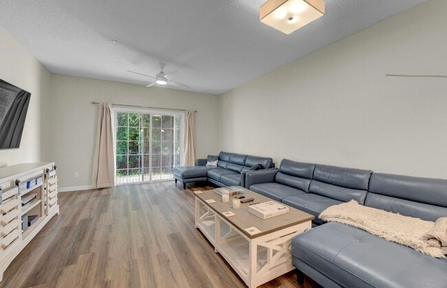 Building Photo - 11287 Estancia Villa Cir