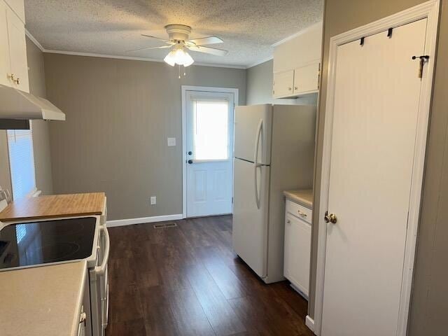 Building Photo - 5025 Lake Cir Dr NE