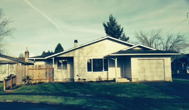 Primary Photo - East Springfield 2 bedroom one-level duplex