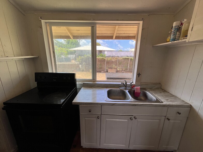 sink - 91-525 Hapalua St