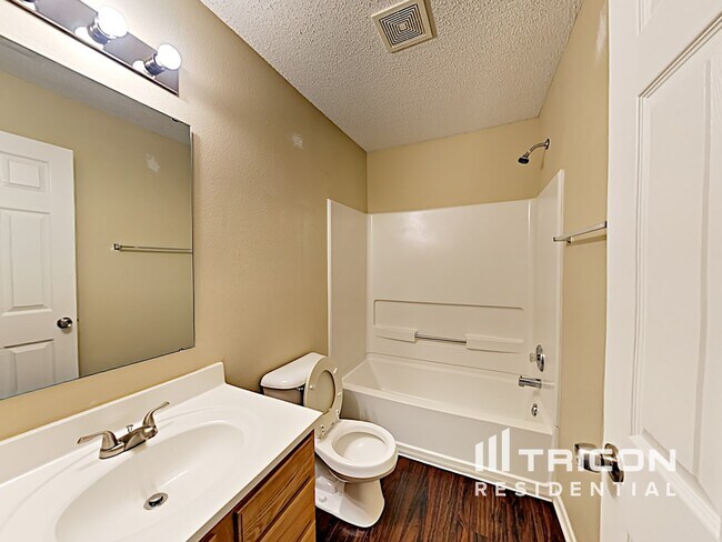 Building Photo - 6733 Everbloom Ln