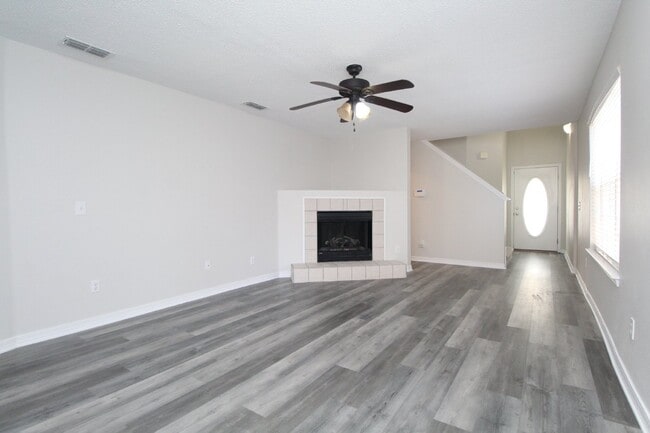 Building Photo - West Pensacola 4-Bedroom Home with Bonus R...