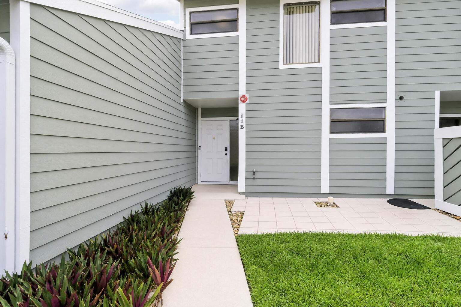 Building Photo - 202 Lakewood Dr