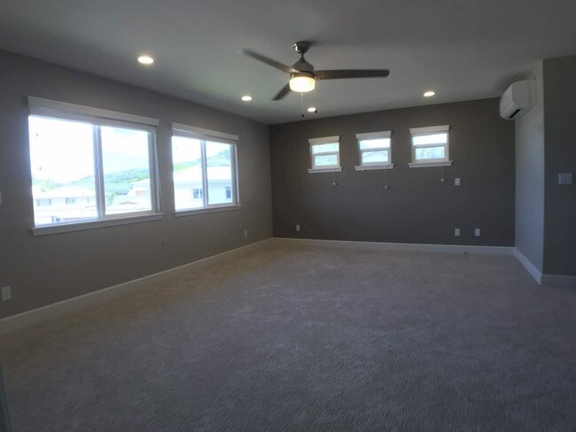 Building Photo - Waikalua Bayside Newer Community! 3 Bed 3.5 Bath home Ocean/mountain views.