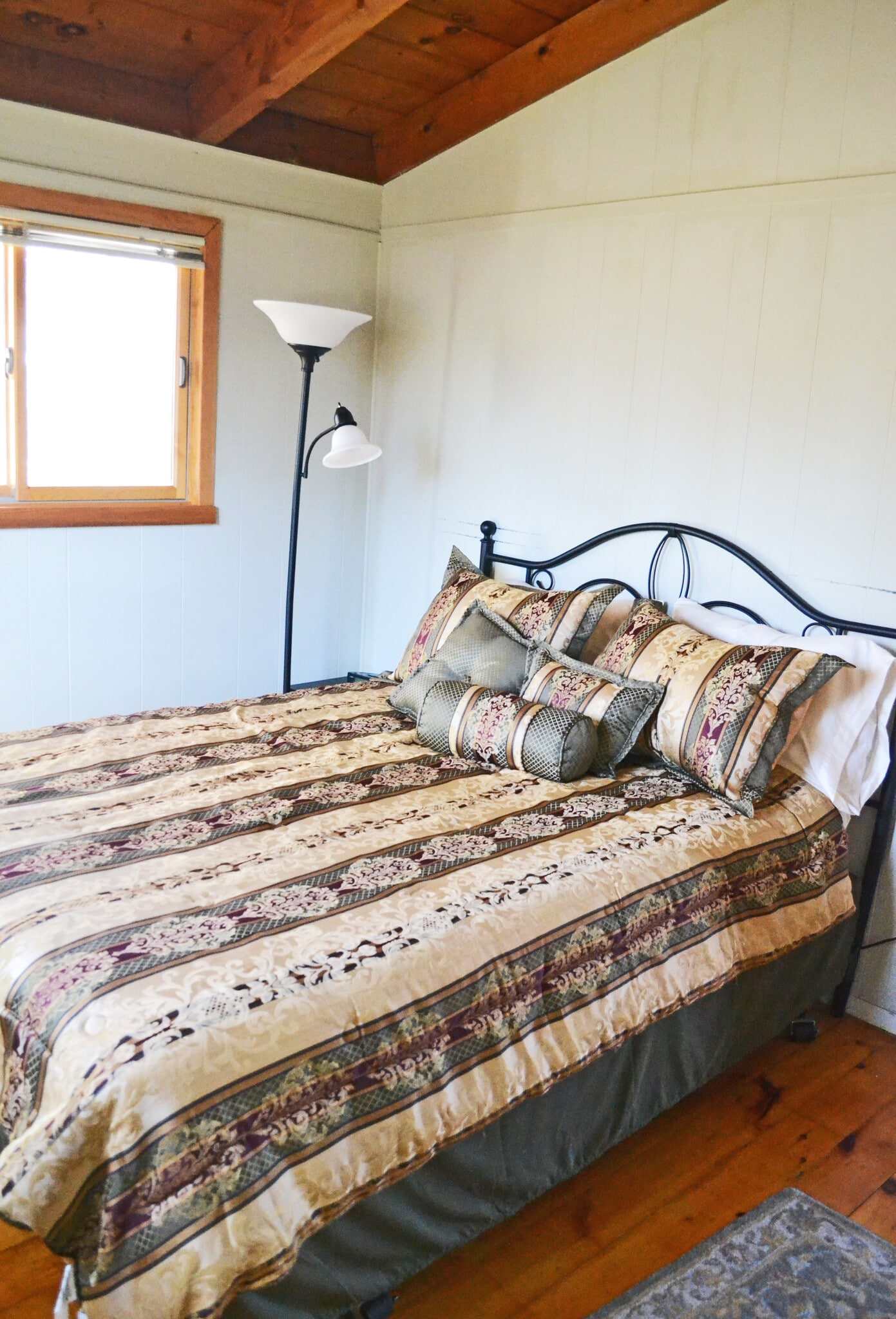 2nd floor - Master bedroom - 3 Dubois Dr