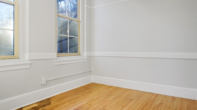 Building Photo - 341 Water St