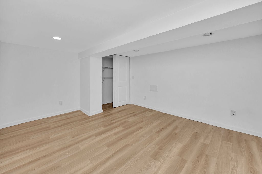 Building Photo - 8253 Brownsway Ln