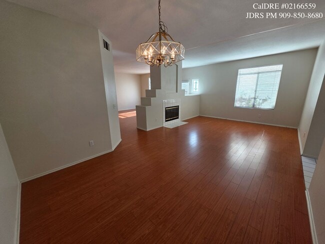 Building Photo - Ontario 3 Bedroom Condo