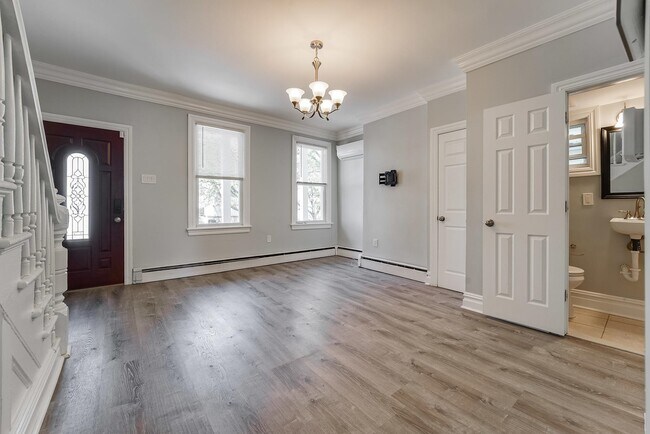 Building Photo - 214 Olean Ave