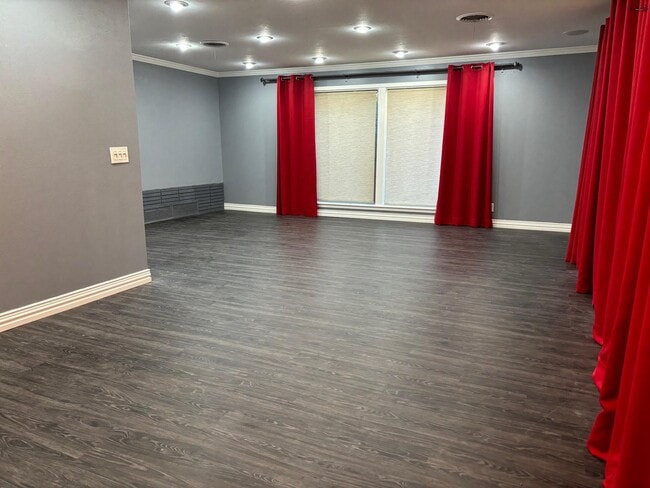 Building Photo - 2627 Bretton Rd