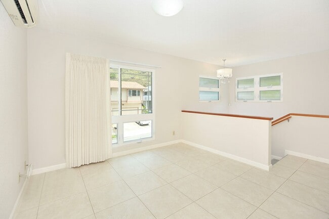 Building Photo - 1298 Lunalilo Home Rd