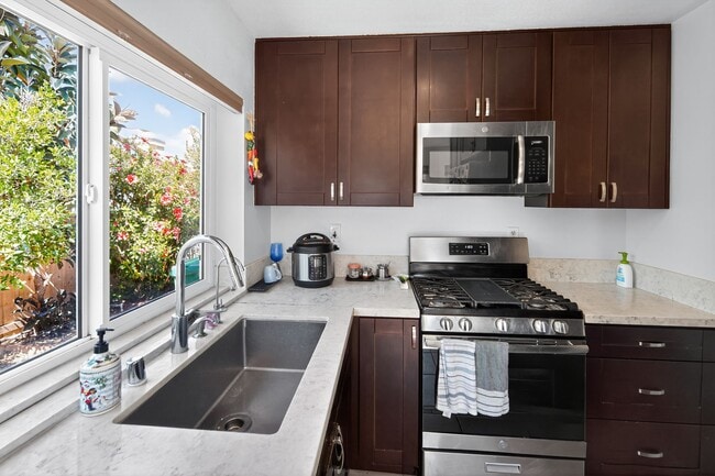 Building Photo - 9536 Bayamon Rd