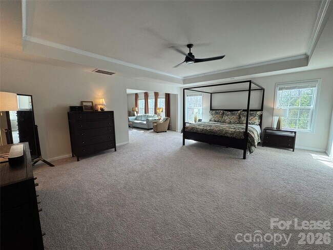 Building Photo - 1058 Thoroughbred Dr.