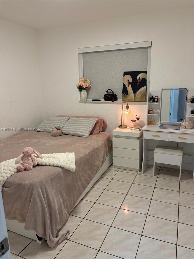 Building Photo - 3103 W 70th St