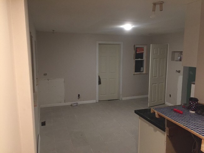 Building Photo - 751 Oakland Park Ave