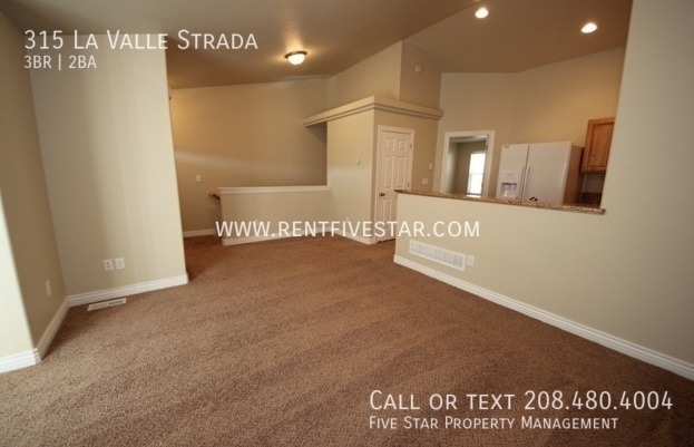 Building Photo - 315 La Valle Strada