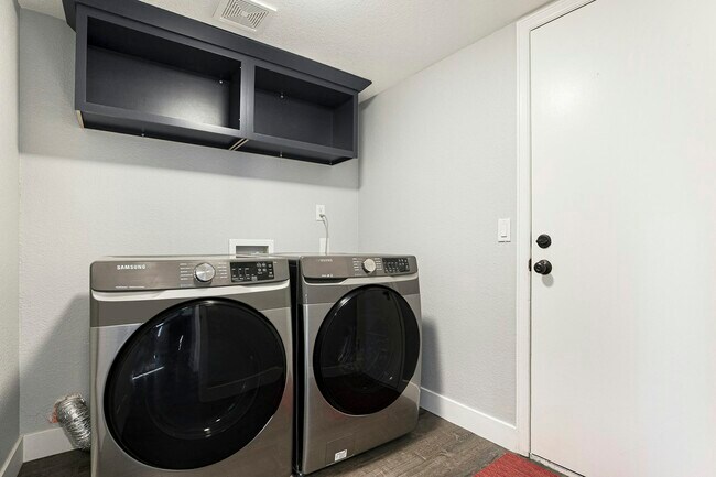 Building Photo - 11221 Jordan Ct